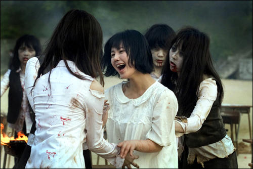 考死:血之期中考试+剧照