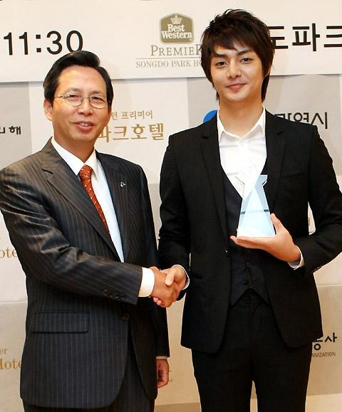 金俊快手视频,安徽省金寨县卫计委,唐之语旗袍