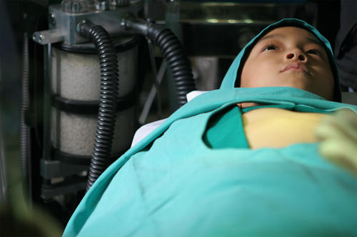 回归我们躺在手术台