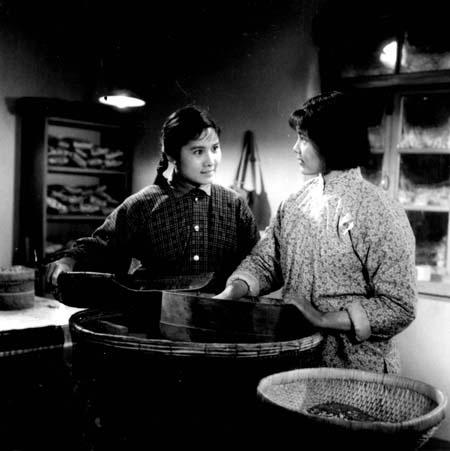 雁鸣湖畔by the yanming lake(1976)剧照 #02