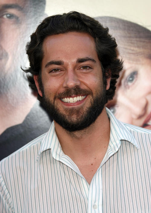 扎克瑞·莱维 zachary levi 生活照 